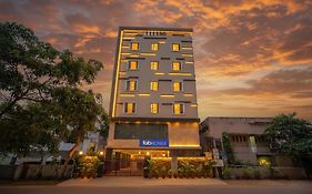 Fabhotel Rr Grand - Next To Trendset Mall